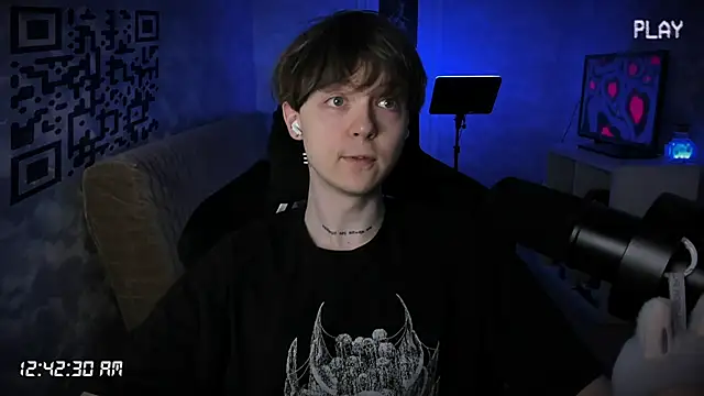 charonbaby1 online show from November 10, 2025, 9:42 pm