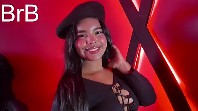 zoe roux21 online show from October 5, 2025, 10:00 pm