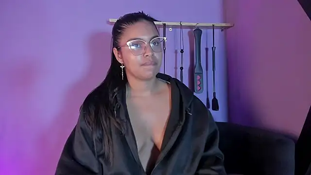 zoe roux21 online show from February 25, 2026, 3:29 am