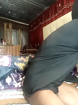 Feliciaxxxxx online show from May 7, 2026, 1:47 pm