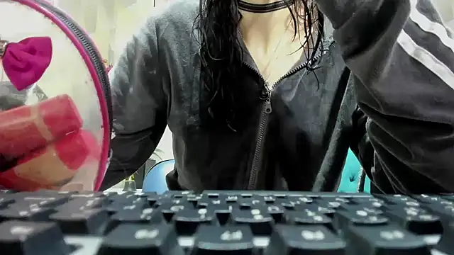 AnnieSoul online show from November 10, 2025, 3:17 pm