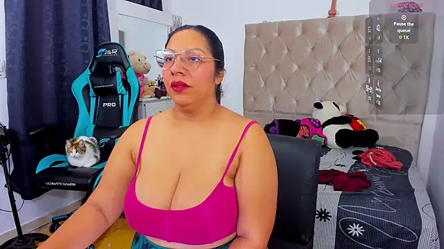 lulu ferrer online show from November 21, 2025, 1:10 pm