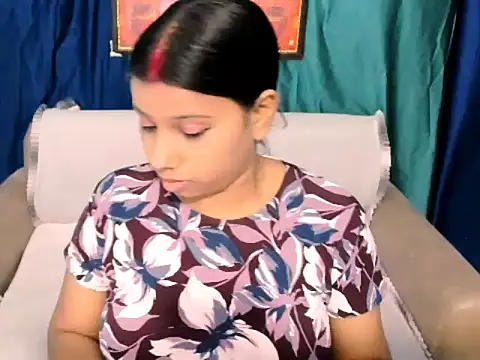 kendracox21 online show from April 15, 2026, 4:29 am