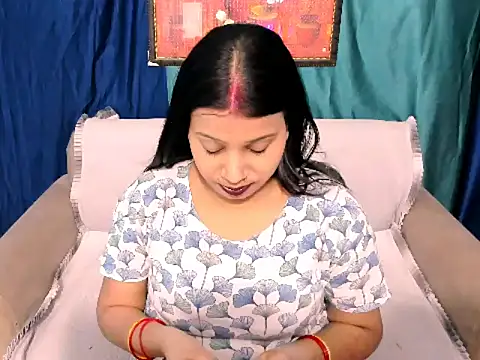 kendracox21 online show from April 19, 2026, 4:02 am