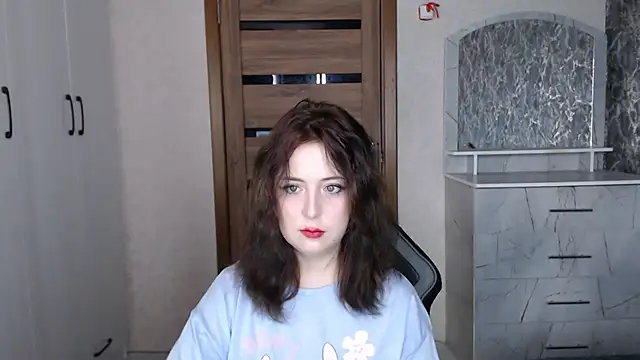 Kristy-Max online show from November 4, 2025, 6:39 am