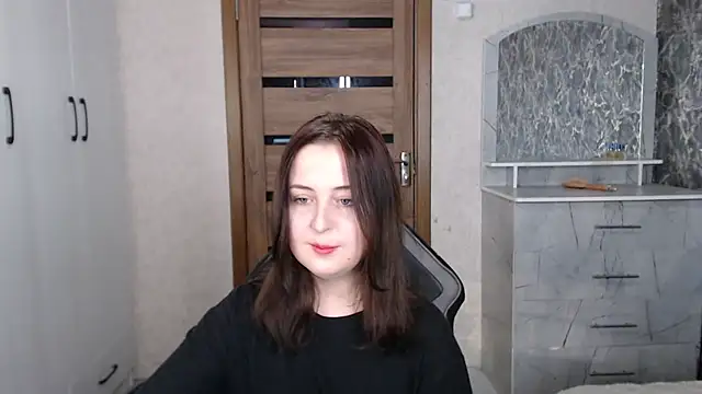 Kristy-Max online show from November 12, 2025, 9:02 am