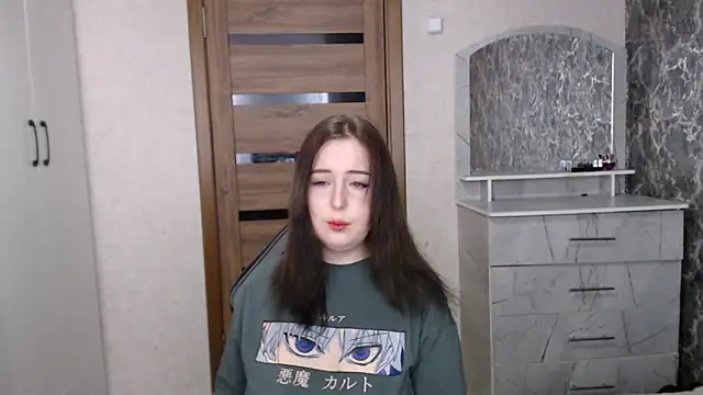 Kristy-Max online show from December 22, 2025, 9:48 pm