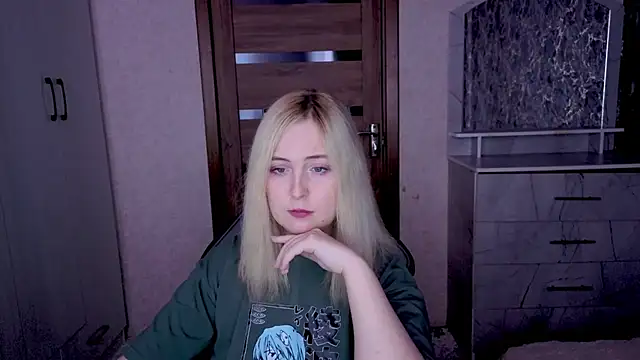 Kristy-Max online show from April 7, 2026, 8:54 pm