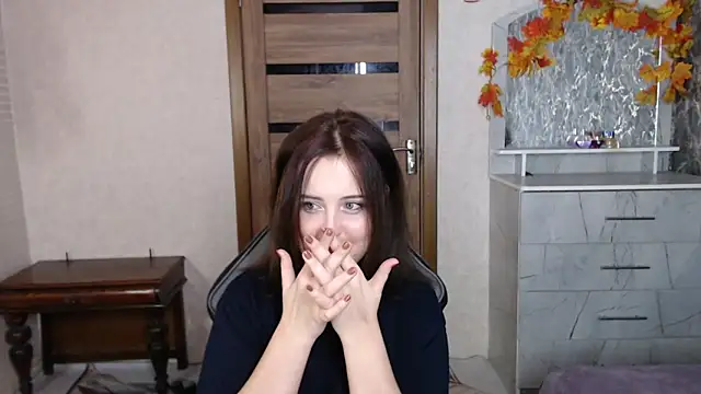 Kristy-Max online show from October 16, 2025, 8:28 pm