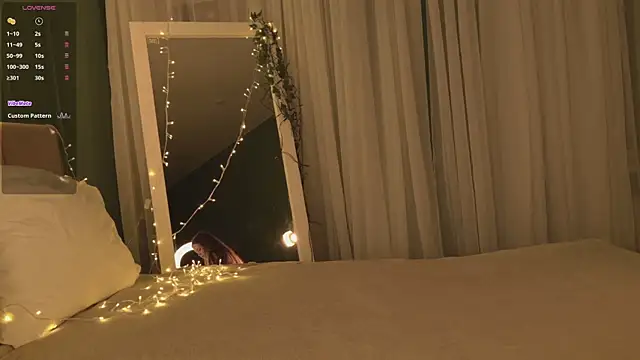 Snapshot of SunnyRisha chatting on December 23, 2025, 5:18 am SunnyRisha online show from December 23, 2025, 5:18 am