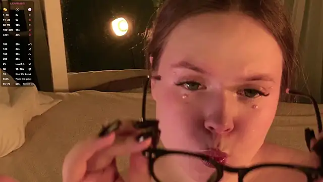 Snapshot of SunnyRisha chatting on December 3, 2025, 5:19 am SunnyRisha online show from December 3, 2025, 5:19 am