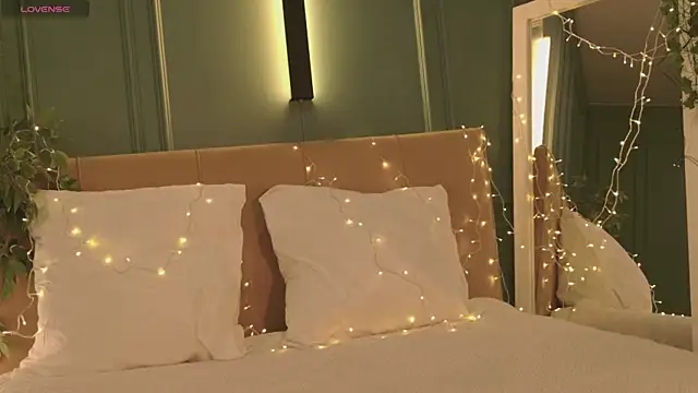 Snapshot of SunnyRisha chatting on December 20, 2025, 5:21 am SunnyRisha online show from December 20, 2025, 5:21 am