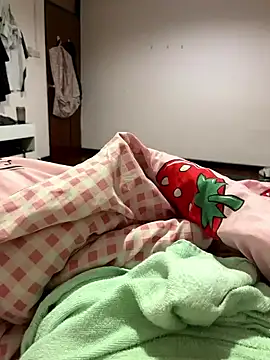 Snapshot of CM100412 chatting on March 18, 2025, 6:39 pm CM100412 online show from March 18, 2025, 6:39 pm