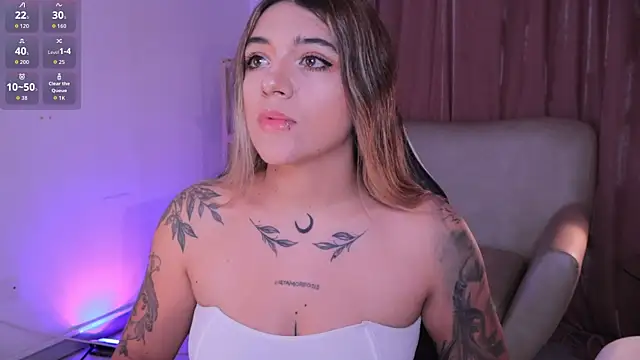 ashleyvalirya online show from November 7, 2025, 4:06 am