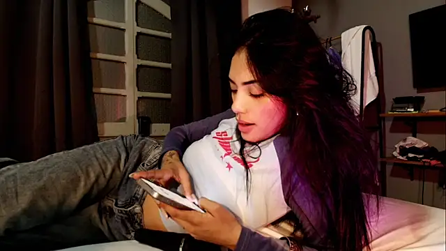 Giovanna oliveira online show from March 8, 2026, 6:49 am