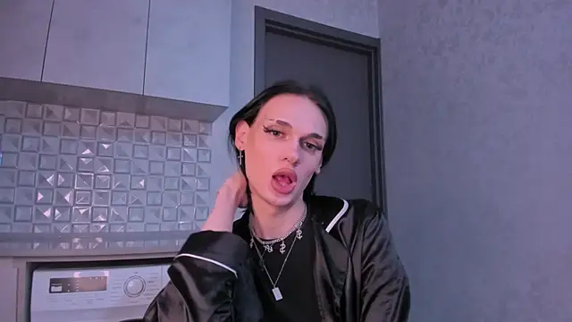 CHERLYBAY online show from January 5, 2026, 11:19 pm