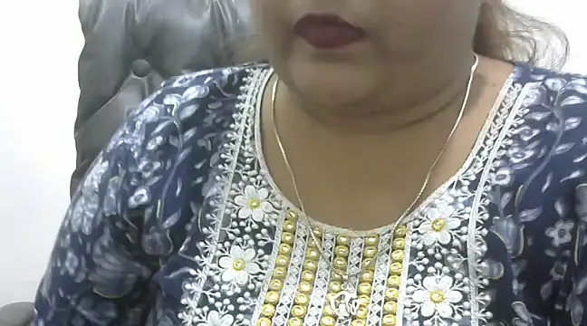 Snapshot of yours_jassi chatting on February 2, 2025, 12:24 pm yours jassi online show from February 2, 2025, 12:24 pm