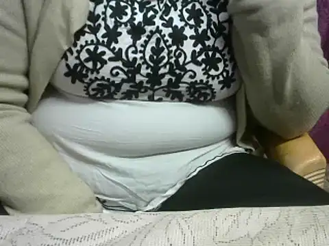 Snapshot of yours_jassi chatting on December 17, 2024, 7:39 am yours jassi online show from December 17, 2024, 7:39 am