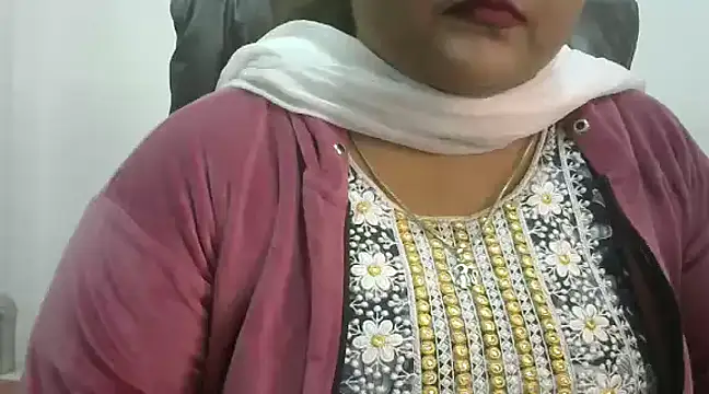 Snapshot of yours_jassi chatting on February 2, 2025, 5:53 am yours jassi online show from February 2, 2025, 5:53 am