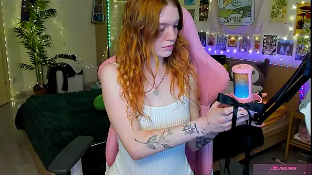 Snapshot of Sunny_Elly chatting on February 22, 2026, 10:06 am Sunny Elly online show from February 22, 2026, 10:06 am