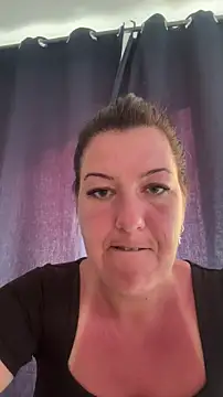 NatiLove35 online show from February 18, 2026, 6:04 pm