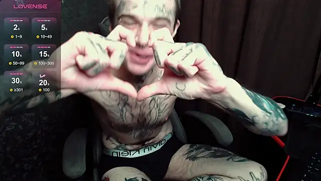 lonelycrystal online show from December 1, 2025, 3:57 pm