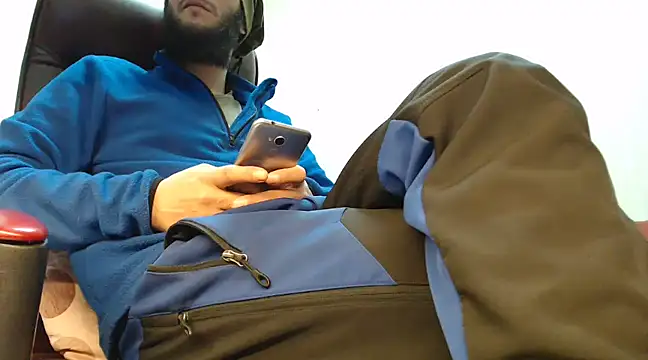 Snapshot of hardbigcock16 chatting on February 21, 2025, 12:17 pm hardbigcock16 online show from February 21, 2025, 12:17 pm