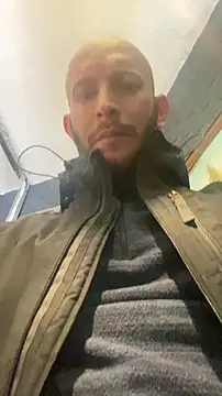 hardbigcock16 online show from February 24, 2026, 10:27 am