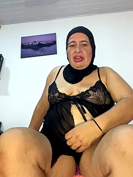 Naughty mommy online show from September 22, 2025, 8:15 pm