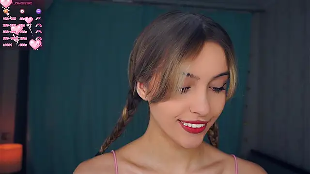 FannyHewson online show from November 29, 2025, 8:42 pm