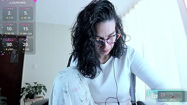 Snapshot of paulinabarnett- chatting on June 16, 2026, 5:24 pm paulinabarnett- online show from June 16, 2026, 5:24 pm