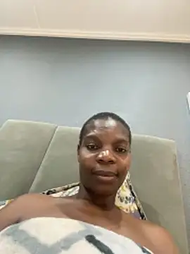 Cocowett online show from December 3, 2025, 7:57 pm