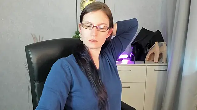Snapshot of emmaxDelight chatting on July 14, 2026, 10:21 am emmaxDelight online show from July 14, 2026, 10:21 am