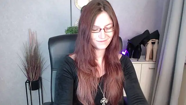 emmaxDelight online show from February 24, 2026, 6:25 am