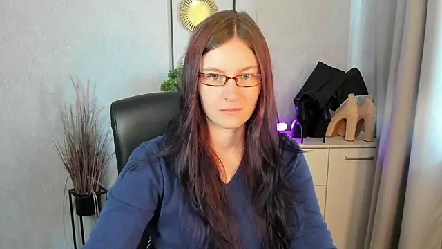 Snapshot of emmaxDelight chatting on July 14, 2026, 5:23 am emmaxDelight online show from July 14, 2026, 5:23 am
