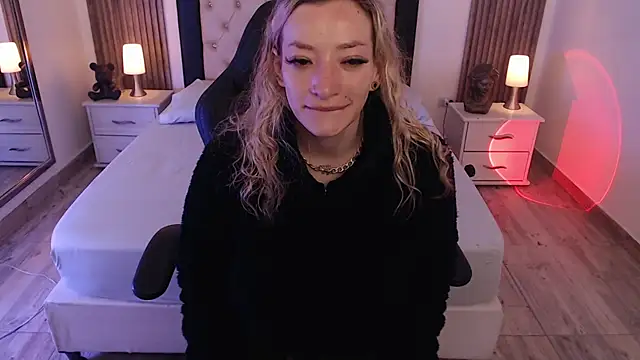 zoe jones13 online show from October 29, 2025, 3:16 am