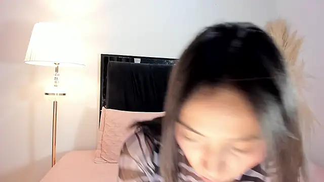 lilithTeen1  online show from April 24, 2026, 10:34 pm