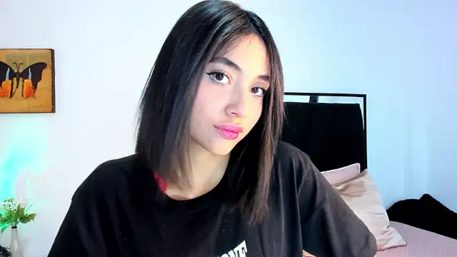 Snapshot of lilithTeen1_ chatting on November 28, 2025, 2:45 am lilithTeen1 online show from November 28, 2025, 2:45 am