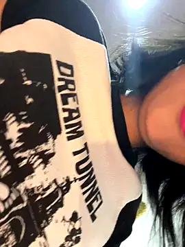 Snapshot of lilithTeen1_ chatting on October 18, 2025, 10:01 pm lilithTeen1 online show from October 18, 2025, 10:01 pm