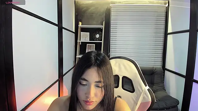 Snapshot of lilithTeen1_ chatting on January 21, 2025, 7:37 am lilithTeen1 online show from January 21, 2025, 7:37 am