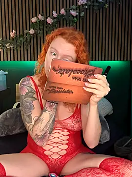 alt cutie online show from November 6, 2025, 5:00 am