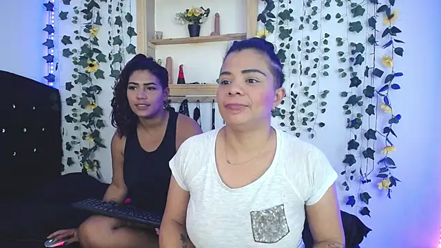 kaylie dakota online show from October 18, 2025, 2:19 pm