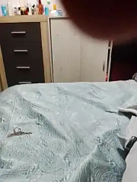 Arielmende online show from February 23, 2026, 9:37 pm