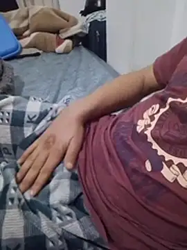 Arielmende online show from February 10, 2026, 7:02 pm