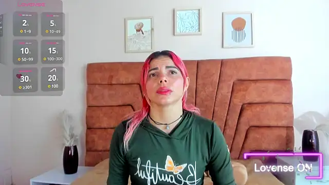 NIKI SANTANA online show from February 20, 2025, 3:56 am