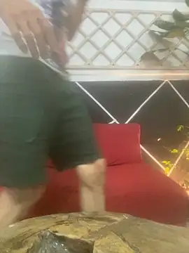 laye19 online show from November 2, 2025, 4:17 am