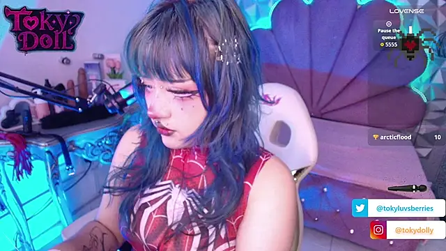 toky doll online show from October 6, 2025, 8:31 pm