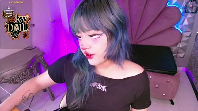 toky doll online show from October 26, 2025, 8:53 pm