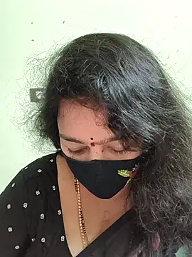 neelu-hoty online show from November 6, 2025, 8:40 am