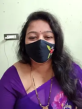 neelu-hoty online show from March 12, 2026, 2:32 pm